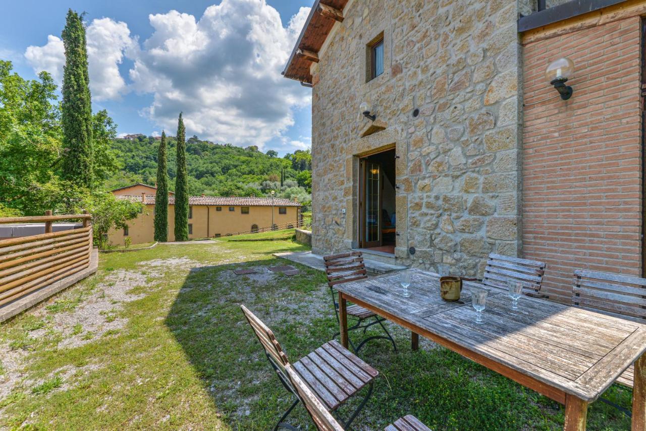 3 Charming Private Home With Pool, Bbq, Wi-Fi & Free Parking Кастель-дель-Пьяно Экстерьер фото